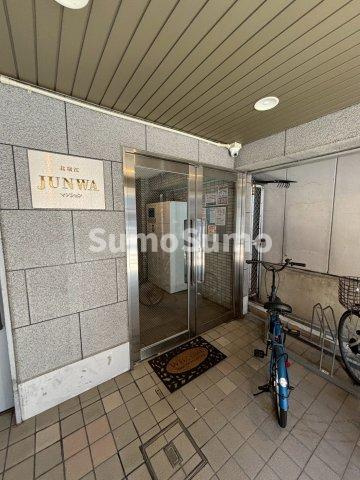 JUNWAマンションのエントランス