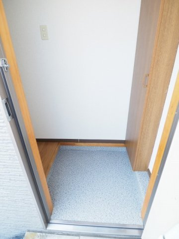 プレ・パルク岩崎Ⅲの玄関