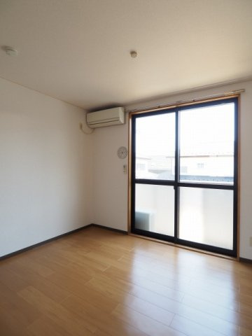 プレ・パルク岩崎Ⅲの居間・リビング