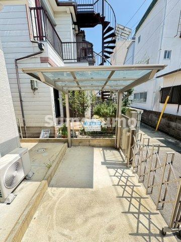 上筒井通7丁目平屋の駐車場