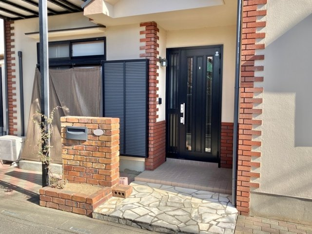 渡戸戸建のエントランス