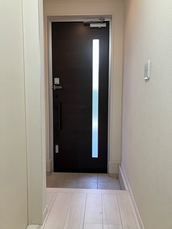 瀬ヶ崎戸建の玄関