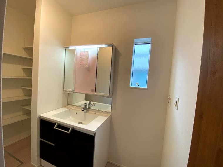 中央戸建の洗面所