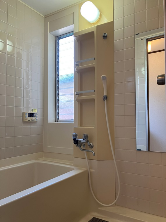 大牧戸建の浴室