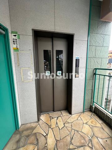 KマンションJINのエントランス|毎日通るエントランスはこのようになっています