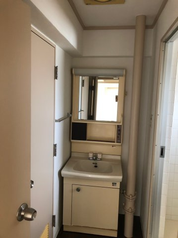 白子台ハイムの洗面所