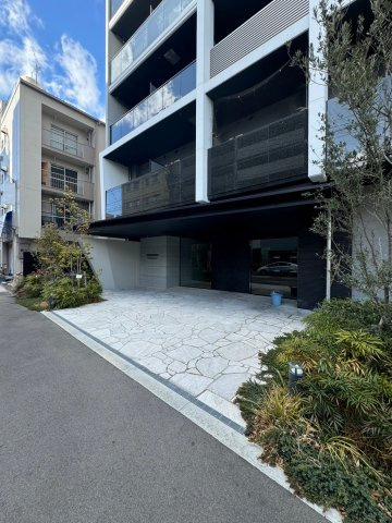 S-RESIDENCE福島Alovitaのエントランス