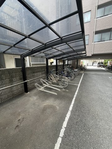 ハートリーフ鈴木の駐車場