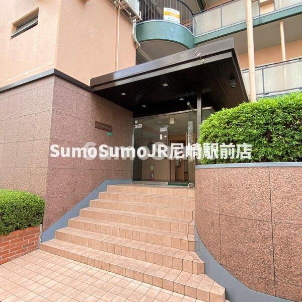 ドイマンションのエントランス|落ち着いたエントランスです