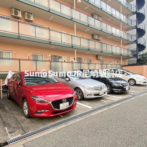 ドイマンションの駐車場|駐車スペースもあります