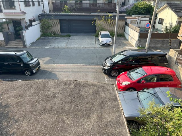 ＢＲＩＣＫＳ本山Ｂ棟の駐車場