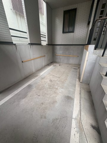 旗塚貸家の駐車場
