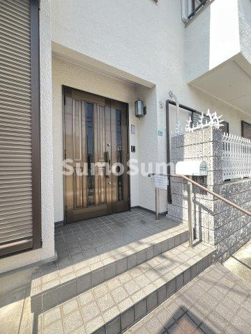 メゾン大利のエントランス|建物の内部です