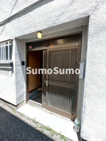 仁川五ヶ山町　戸建のエントランス