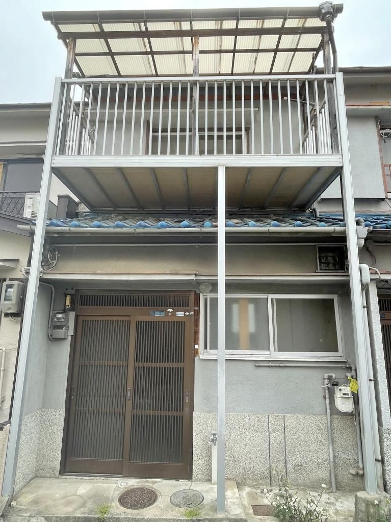 次屋テラスハウスの外観