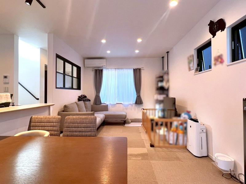 高知市介良　中古戸建ての居間・リビング