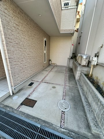 西宮市老松町戸建の駐車場