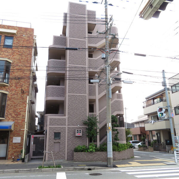 パインテール御影の外観