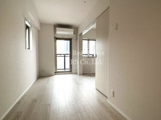 【洋室】 | エスリードレジデンス本町パークフロント | ホワイト系の木目調で柔らかいお部屋です☆