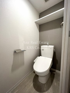 【トイレ】 | エスリードレジデンス本町パークフロント | 収納棚つきトイレ・温水洗浄便座つき☆