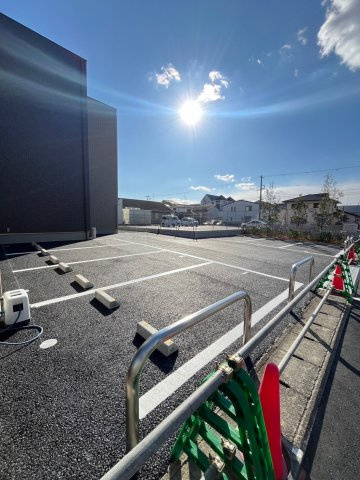 YOUR MAISON 若王寺の駐車場