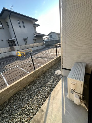 WIND BELL 高司の駐車場