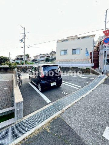 YKメゾン向陽の駐車場