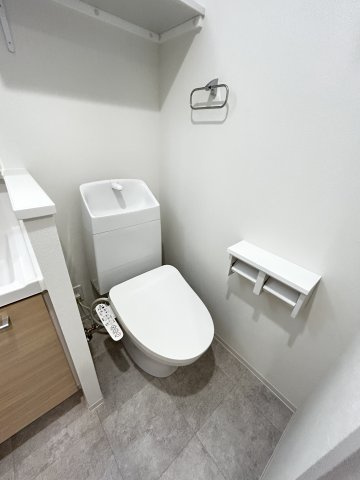 ArtizA尼崎立花のトイレ|落ち着いた色調のトイレです