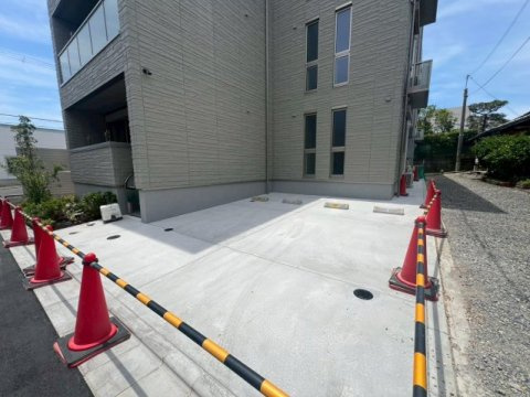 シャーメゾンラヴィの駐車場