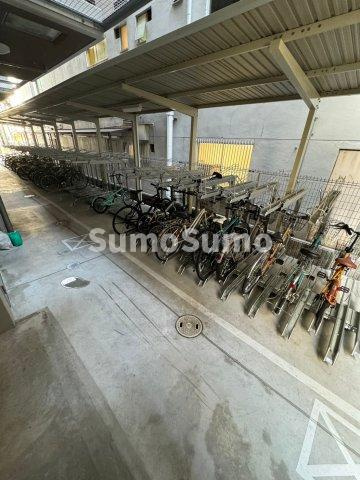 WORVE大阪本町の駐車場