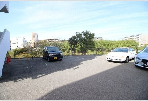 AS PREMIUM 神戸西の駐車場