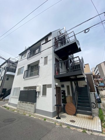 アートハイツのエントランス