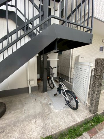 アートハイツの駐車場