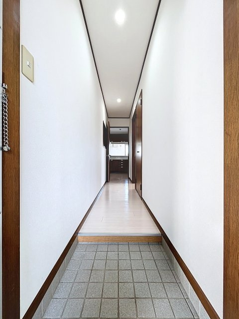 ルミナス東浦和の玄関