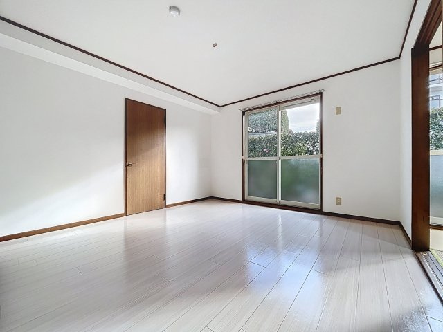 ルミナス東浦和の洋室