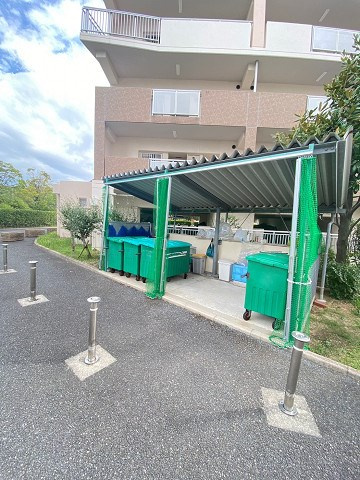 UR西宮マリナパークシティ丘のある街　8号棟の外観