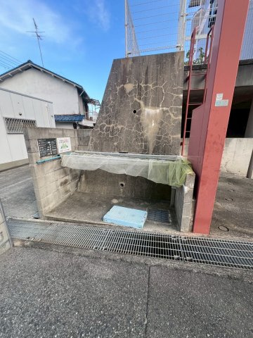 アーデンハウス菊谷の駐車場