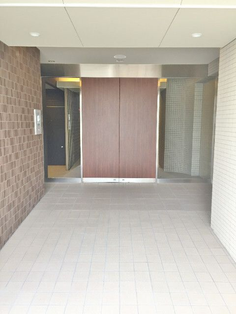 アークアベニューアベノのエントランス