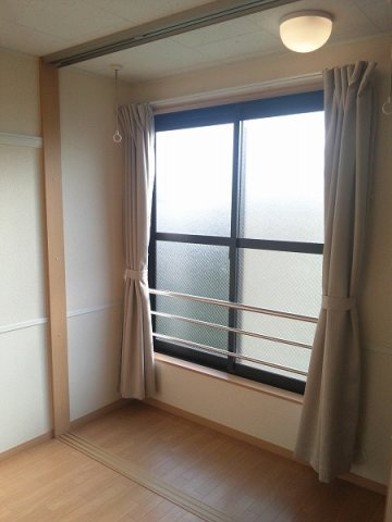 レオパレスユートピア白岡の居間・リビング