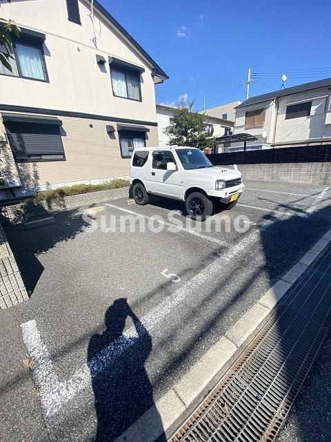 VING TAINE津門の駐車場