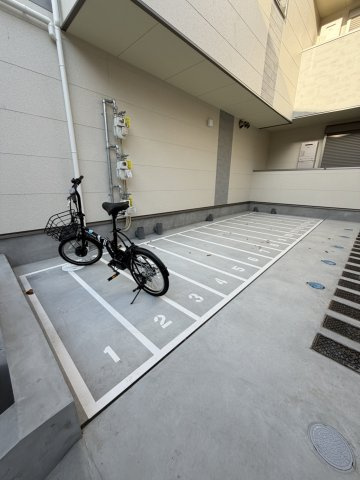 ALEGRIA長田蓮宮通の駐車場