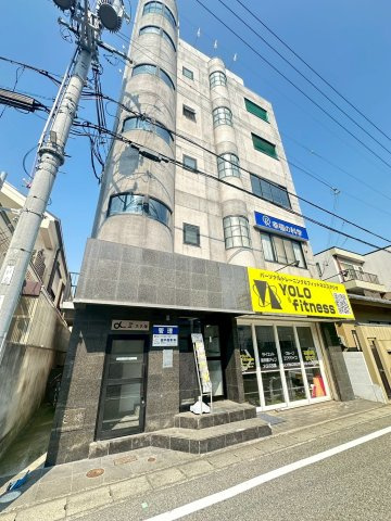 αⅡ大久保の外観
