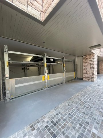 Vinoプレジオ本町の駐車場