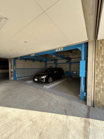 ＹＫハイツ相生町の駐車場