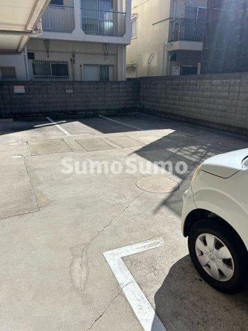 ＹＫハイツ西明石北の駐車場|駐車場に車を止められます