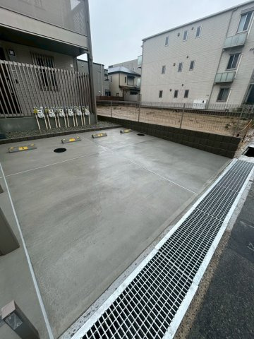 WELL HAPPYの駐車場