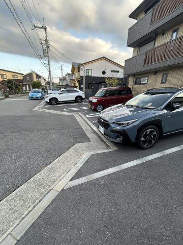 Villa le Euphoria　AKASHI・OKUBOCHOの駐車場|車をお持ちの方に嬉しい駐車場付きの物件です