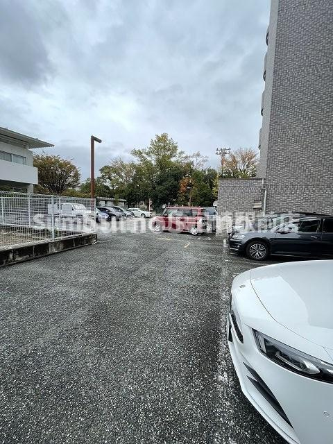 VILLA96の駐車場|駐車場があるので、車を買う予定の方も安心です