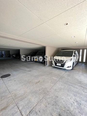 アルディ武庫之荘の駐車場