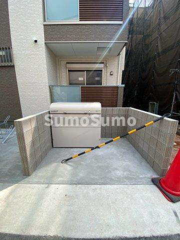 F asecia arvensisの駐車場